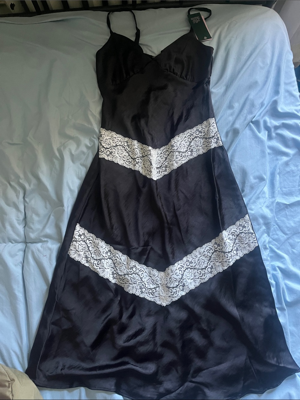 Never worn. Great condition. Size xs. Originally $38 selling for $20